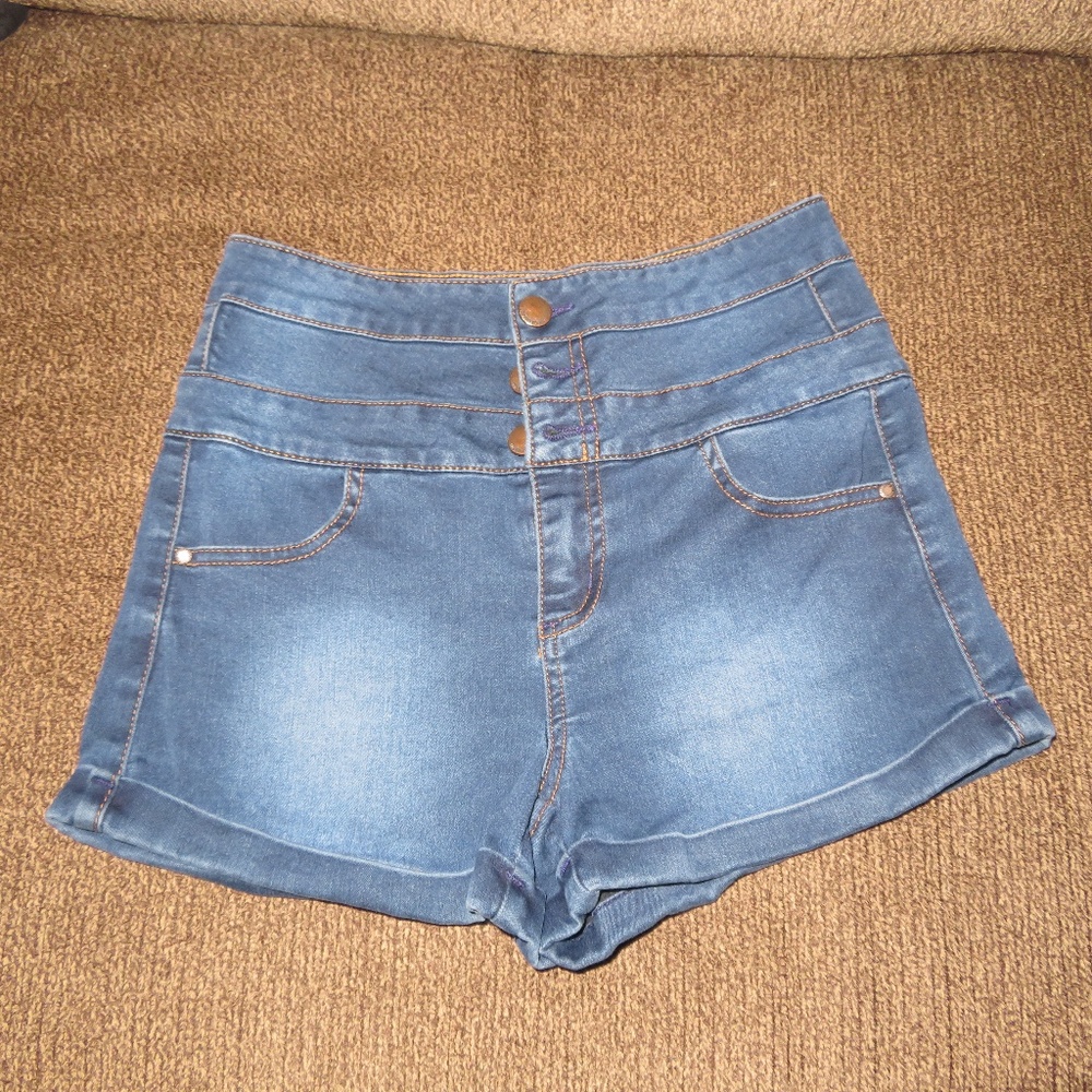 Macy's High-waisted jean shorts sz. 2 ✨